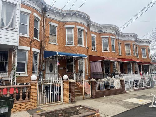 104 94th Ave, Ozone Park, NY, 11416-1806 | Card Image