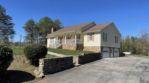 107 Hemlock Shores Dr, Goodview, VA, 24095-2165 | Card Image