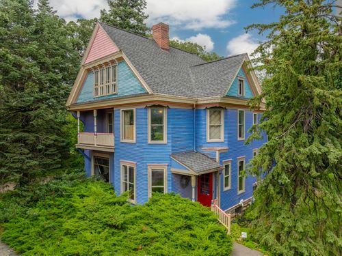 5634 University Ave, Cedar Falls, IA, 50613-5760 | Card Image