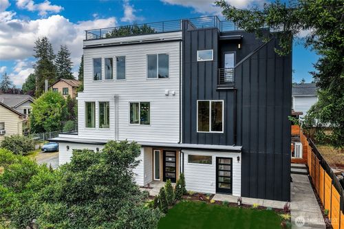 9813 Linden Ave N, Seattle, WA, 98103-3238 | Card Image