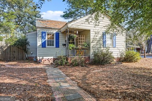 2224 E 38th St, Savannah, GA, 31404-3851 | Card Image