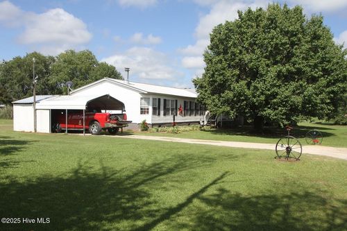 203 W Juniper St, Bladenboro, NC, 28320-6951 | Card Image