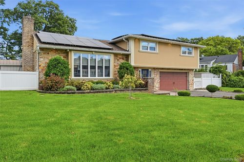 2 Peppermill Rd, Roslyn, NY, 11576-3106 | Card Image