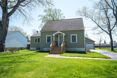 4663 Milestrip Rd, Buffalo, NY, 14219-2611 | Card Image