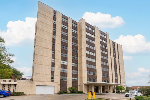 apt-601-141 N La Grange Rd, La Grange, IL, 60525-2054 | Card Image