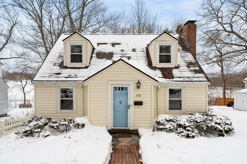 551 Poplar St, Boston, MA, 02131-4917 | Card Image