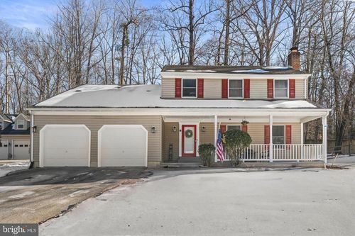 8653 Valley Dr, WALDORF, MD, 20603-6147 | Card Image