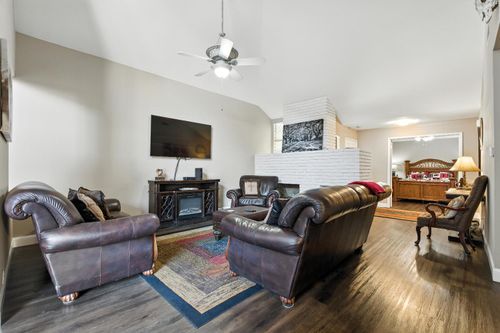unit-112-315 E Nees Ave, Fresno, CA, 93720-2015 | Card Image