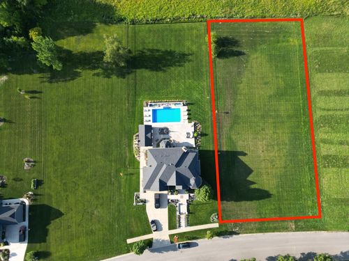5837 Whitetail Ridge Dr, Yorkville, IL, 60560-3271 | Card Image