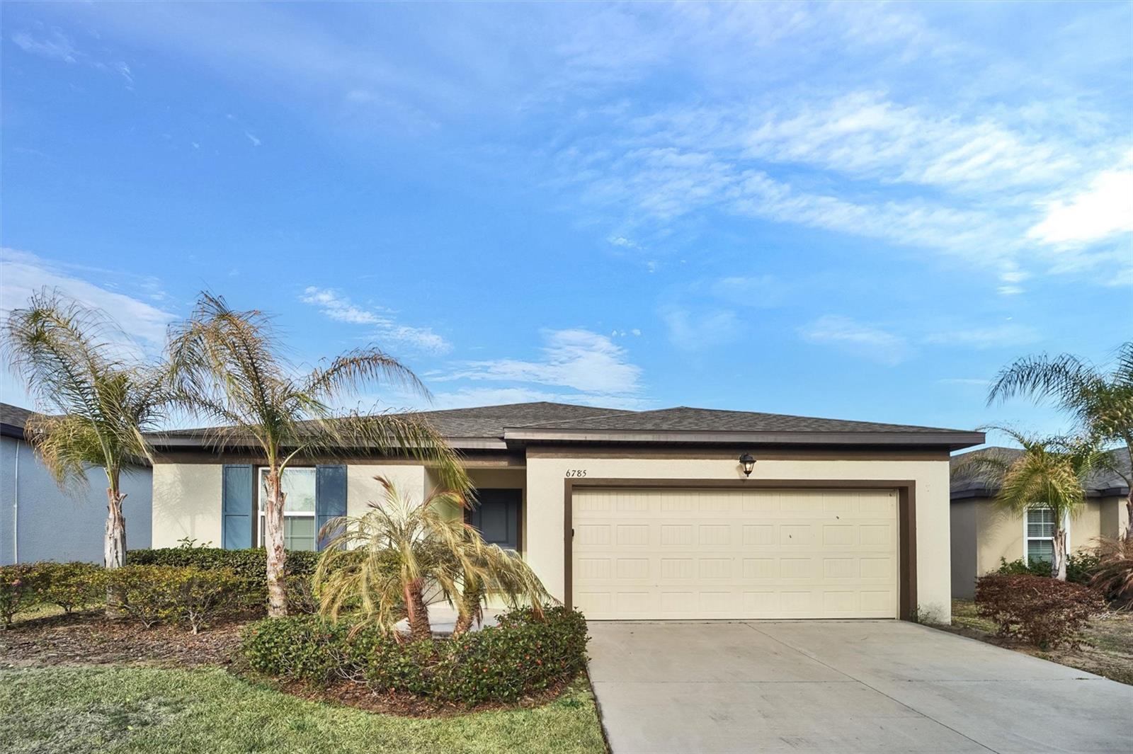 Residential in ZEPHYRHILLS