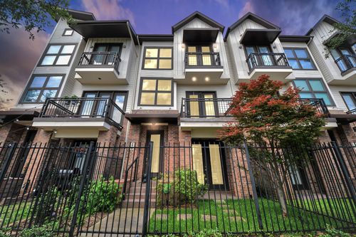 2830 Polk St, Houston, TX, 77003-4539 | Card Image