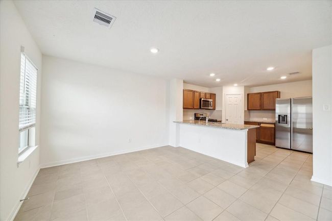 Open concenpt Family room and Kitchen | Image 5