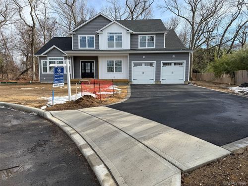 3 Lotto Court, Brookhaven, NY, 11755 | Card Image