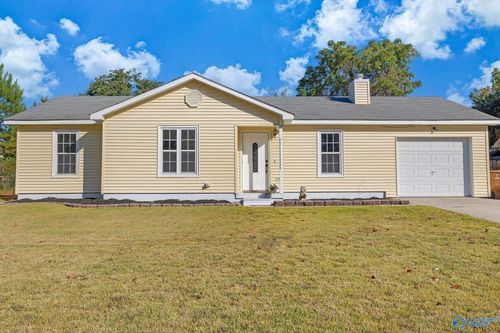 811 Sunshine St Sw, Hartselle, AL, 35640-3534 | Card Image