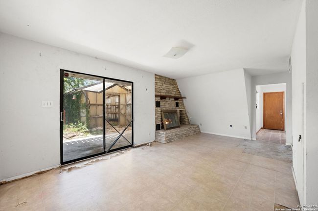 771 Mockingbird Cv, House other with 3 bedrooms, 2 bathrooms and null parking in Spring Branch TX | Image 4
