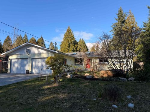 7940 Southwood Rd, Halfmoon Bay, BC, V7Z1C9 | Card Image