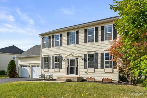 3646 Thornhill Dr, Elgin, IL, 60124-8085 | Card Image