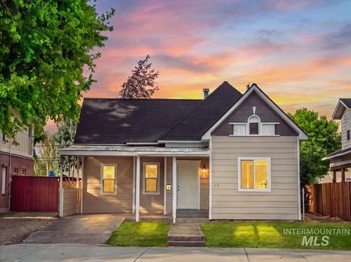518 E Court St, Weiser, ID, 83672-2215 | Card Image