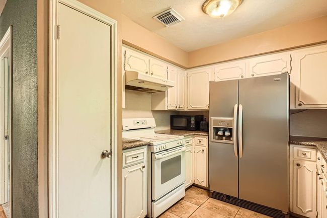 Kitchen | Image 6