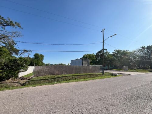 6007 Brookfield Dr, Houston, TX, 77085-3811 | Card Image