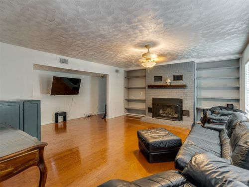 4424 N Kelley Ave, Oklahoma City, OK, 73111-5637 | Card Image