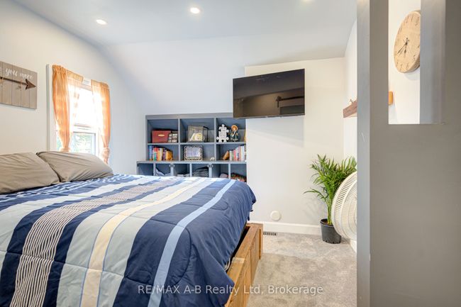 239 Nile St, House other with 4 bedrooms, 2 bathrooms and 8 parking in Stratford ON | Image 28