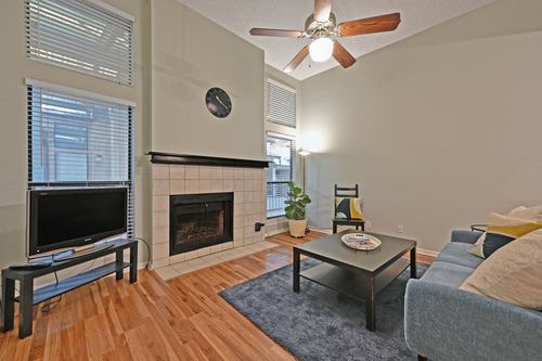 apt-303-1910 Robbins Pl, Austin, TX, 78705-5352 | Card Image