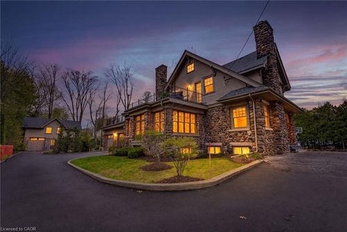3083 Lakeshore Rd, Burlington, ON, L7N1A3 | Card Image