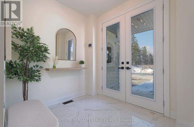 199 Grand Trunk Avenue, Townhouse with 3 bedrooms, 3 bathrooms and 2 parking in Vaughan (Patterson) ON | Image 6