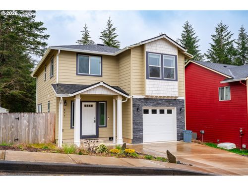 877 Virginia Cir, Clatskanie, OR, 97016-7455 | Card Image