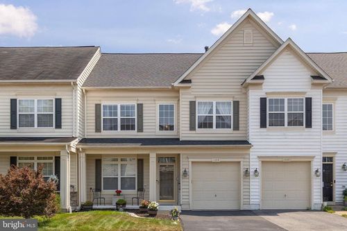 109 Quinton Oaks Cir, STEPHENS CITY, VA, 22655-2394 | Card Image