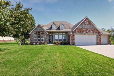 5180 E 144th Street, House other with 4 bedrooms, 3 bathrooms and null parking in Collinsville OK | Image 3