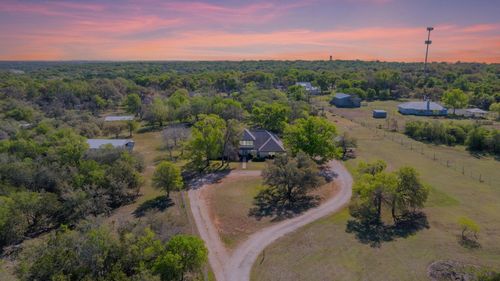 28 Country Oaks Dr, Buda, TX, 78610-9338 | Card Image