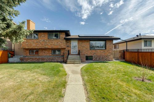 12 Huntwick Way Ne, Calgary, AB, T2K4H3 | Card Image