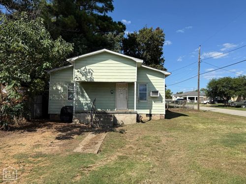 601 W Thompson St, Paragould, AR, 72450-5027 | Card Image