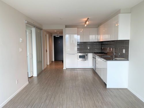 6658 Dow Ave, Burnaby, BC, V5H0C7 | Card Image