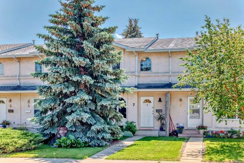 7 Dixon Cres, Red Deer, AB, T4R2J1 | Card Image
