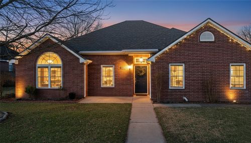 3900 Sw Maple Rd, Bentonville, AR, 72713-7329 | Card Image