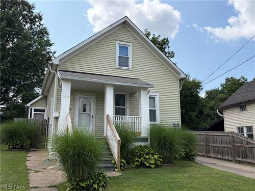 3628 E 61st St, Cleveland, OH, 44105-1208 | Card Image