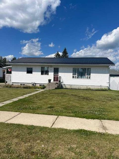 4828 53 Avenue, Whitecourt, AB, T7S1A2 | Card Image
