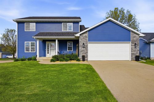 3516 Prairie Creek Rd Sw, Cedar Rapids, IA, 52404-6476 | Card Image
