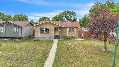 154 Cartwright Rd, Winnipeg, MB, R2P0R9 | Card Image