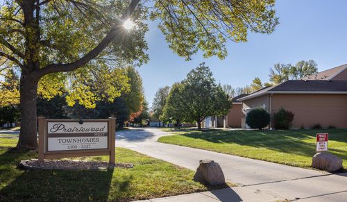 3325 W Prairiewood Dr S, Fargo, ND, 58103-4666 | Card Image