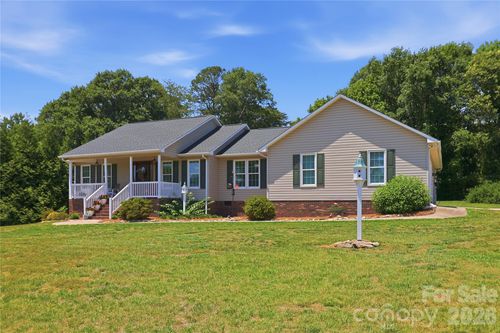 209 Silver Creek Ln, Shelby, NC, 28152-7755 | Card Image