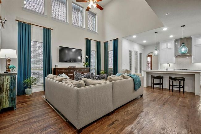 4904 Cloudcroft Ln, House other with 3 bedrooms, 3 bathrooms and null parking in Irving TX | Image 7