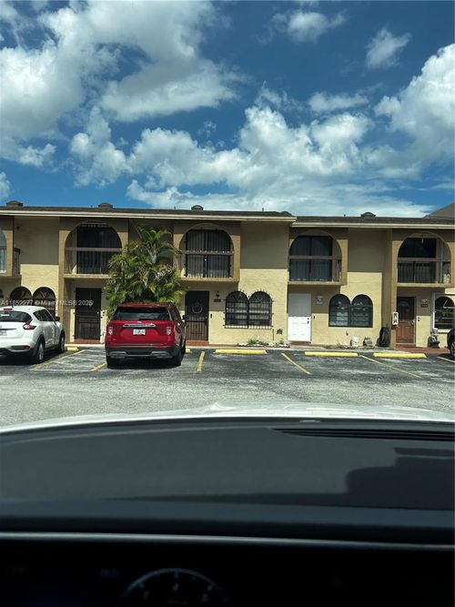 32-1072 W 79th St, Hialeah, FL, 33014-3539 | Card Image