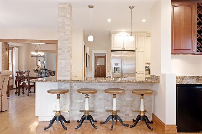 221 N Illinois St, House other with 4 bedrooms, 4 bathrooms and 2 parking in Elmhurst IL | Image 14