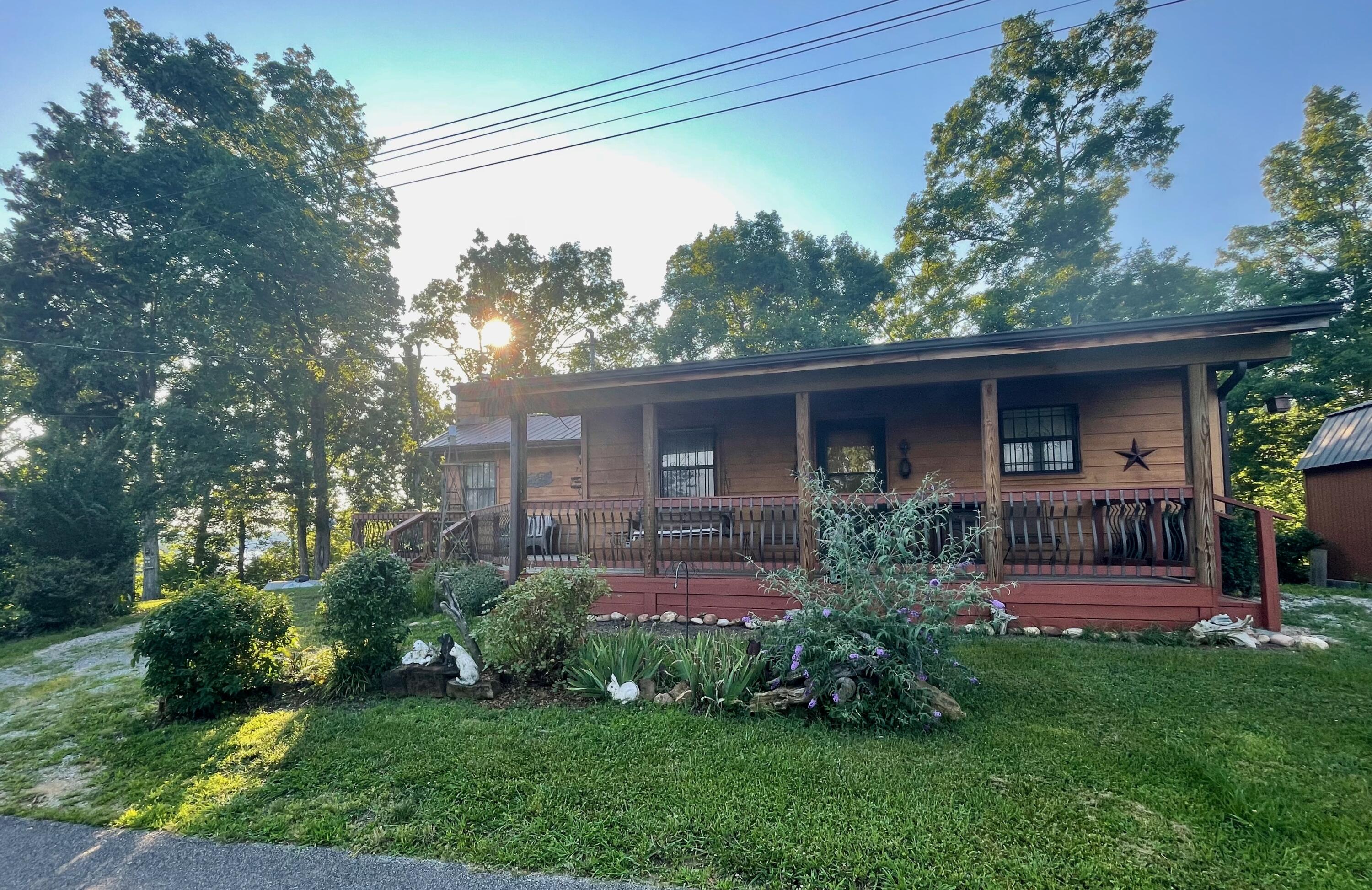 Chris Way, Sevierville, TN 37876