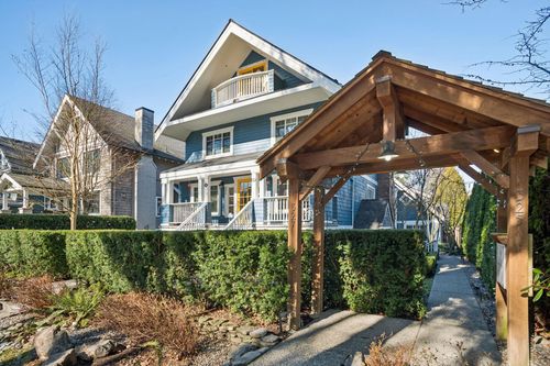 327 W 15th Ave, Vancouver, BC, V5Y1Y3 | Card Image