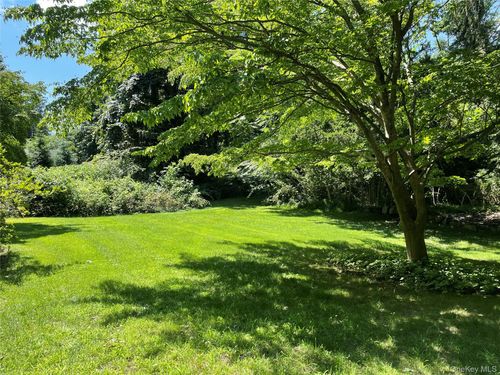 3 N Lake Rd, North Castle, NY, 10504-2232 | Card Image